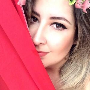 Meet your Posher, Carolina